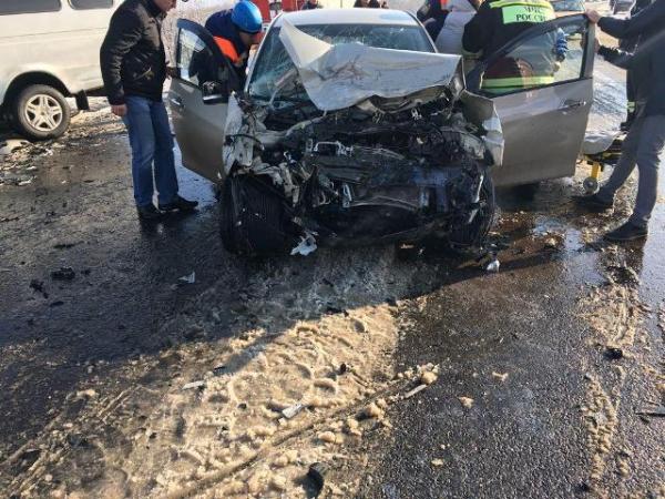 Вблизи Железноводска в лобовом столкновении пострадали три человека